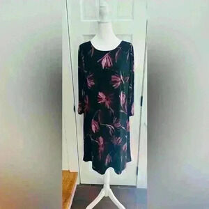 Tommy Hilfiger Dress size 14, zipper back, full length sleeves.